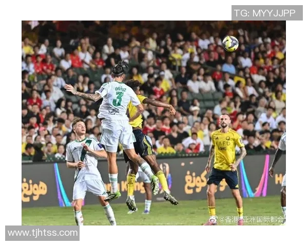 以脚尖巧妙控球踢出精彩进球的足球巨星盘点